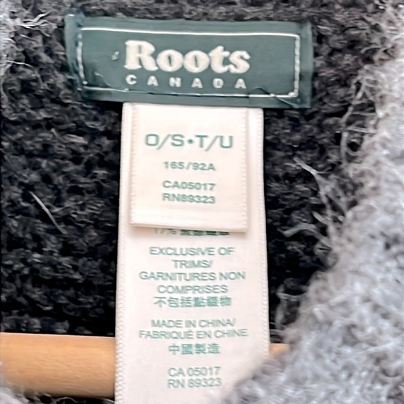 ROOTS Poncho Knit Gables macintosh mix Women’s Length 27" Width 38" - Picture 5 of 6